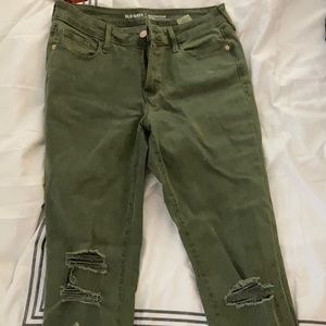 Mid rise camo green ripped jeans